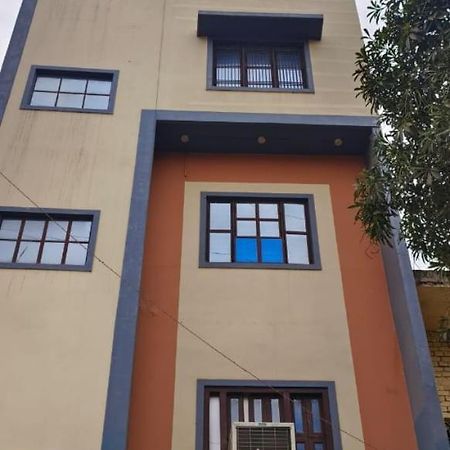 Namo Guest House Only For Indians Waranasi Zewnętrze zdjęcie