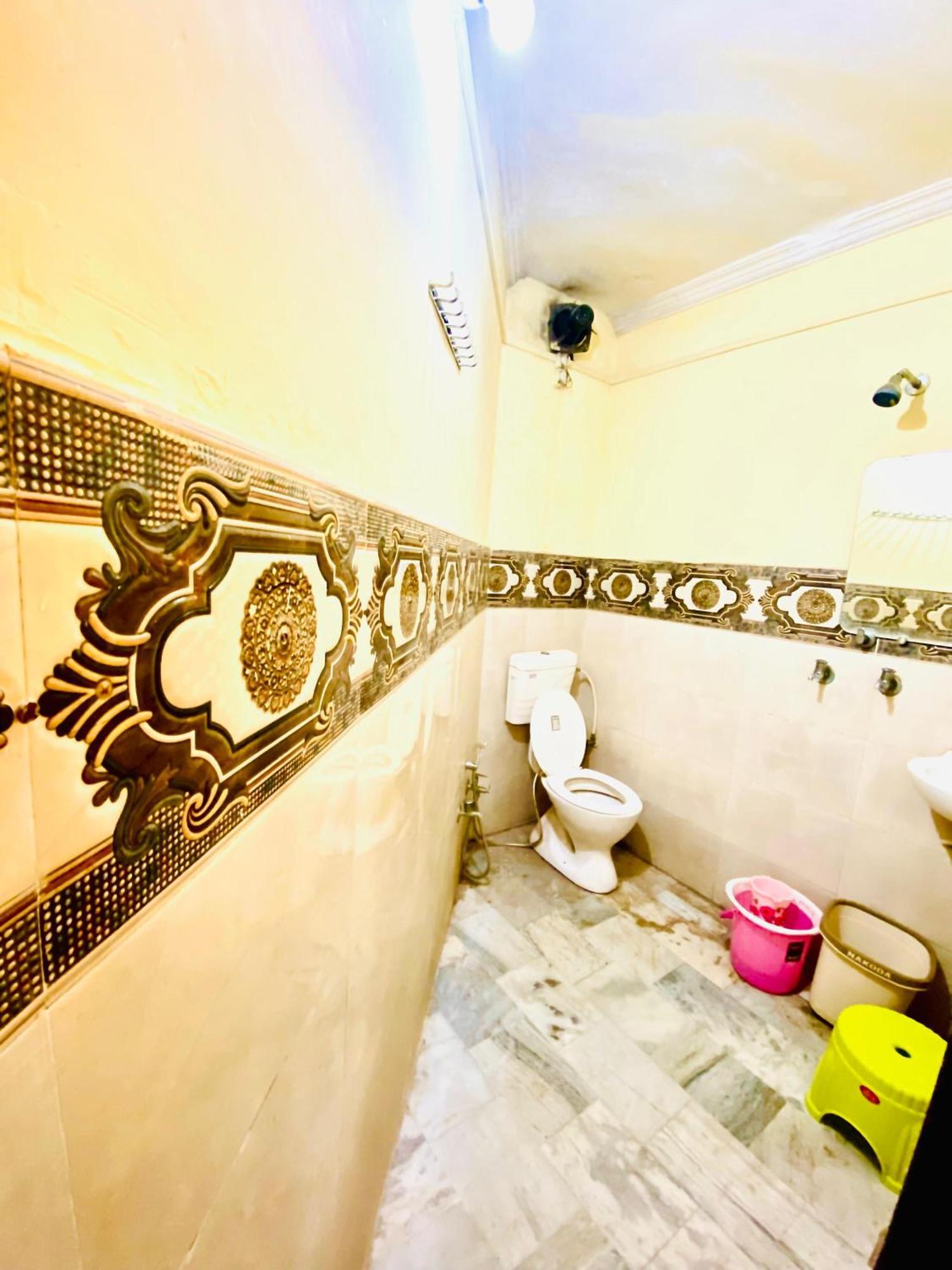 Namo Guest House Only For Indians Waranasi Zewnętrze zdjęcie