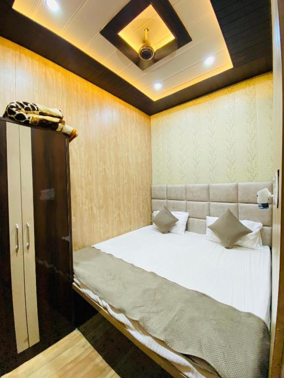 Namo Guest House Only For Indians Waranasi Zewnętrze zdjęcie