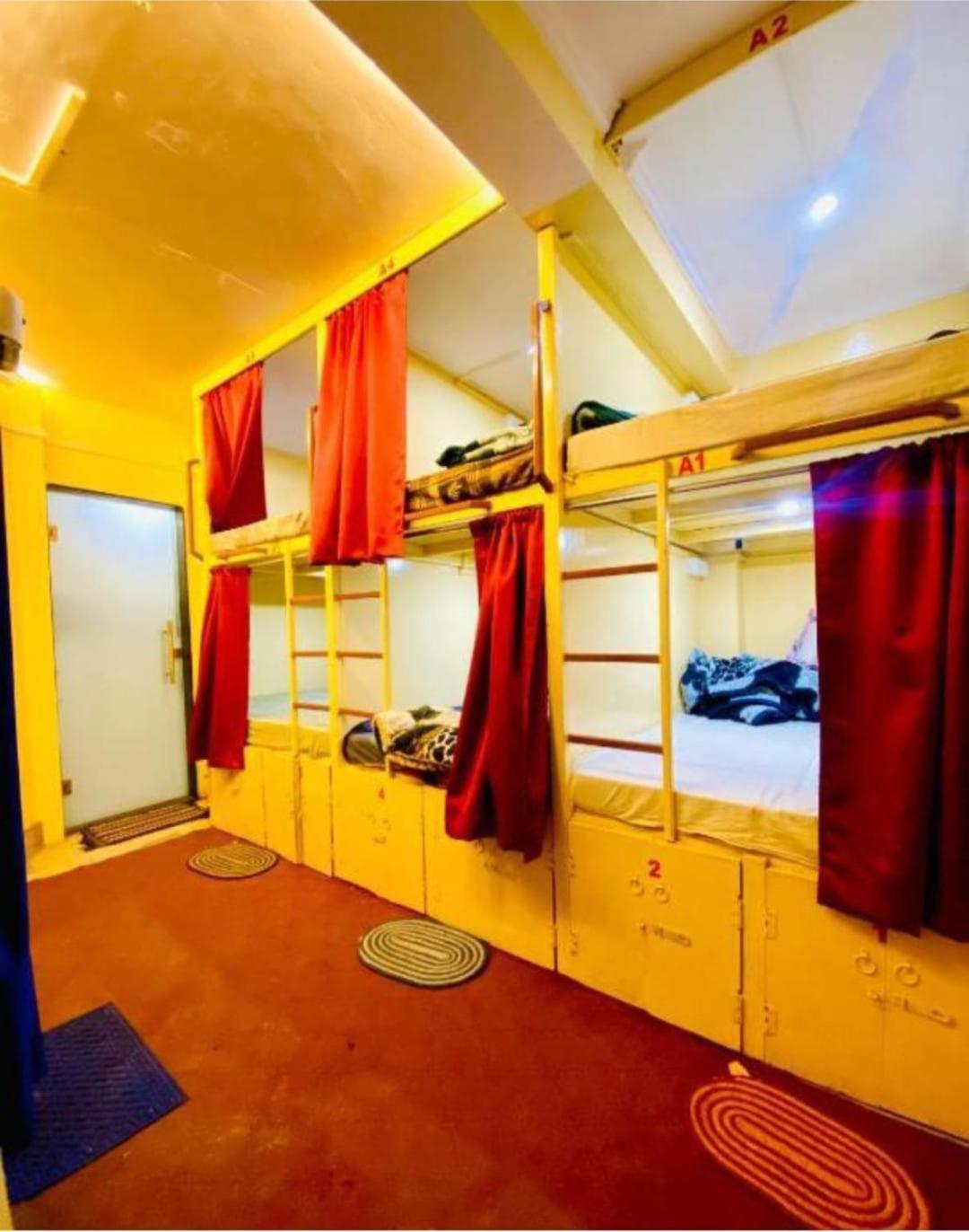 Namo Guest House Only For Indians Waranasi Zewnętrze zdjęcie
