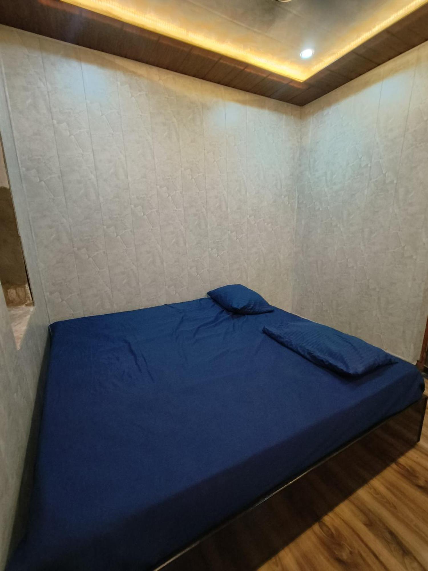 Namo Guest House Only For Indians Waranasi Zewnętrze zdjęcie