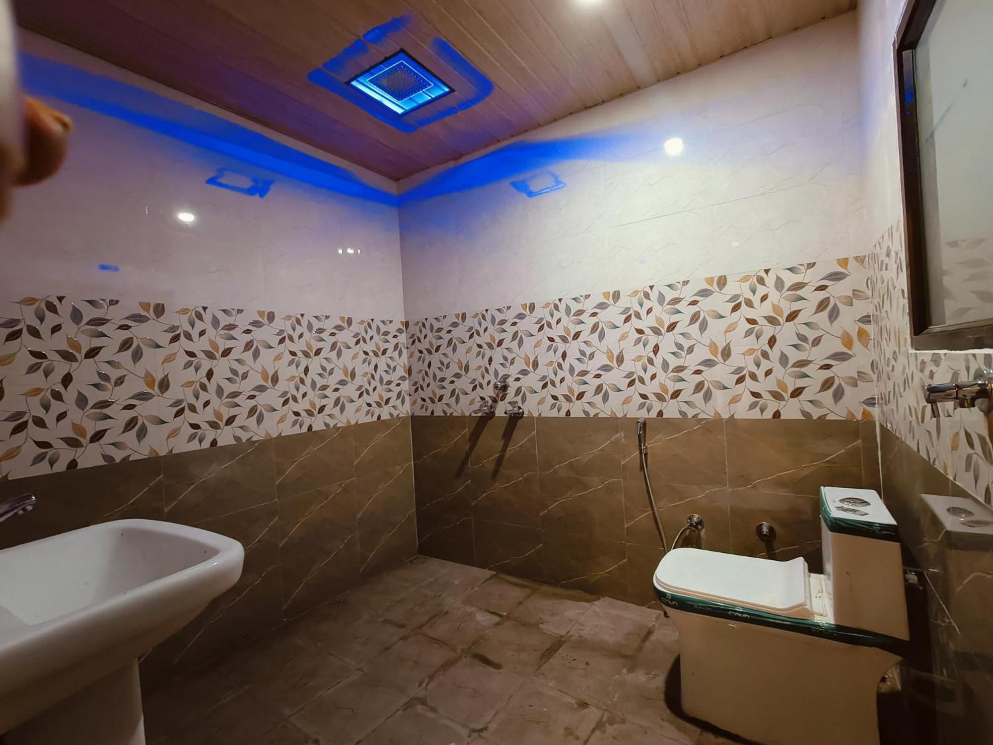 Namo Guest House Only For Indians Waranasi Zewnętrze zdjęcie
