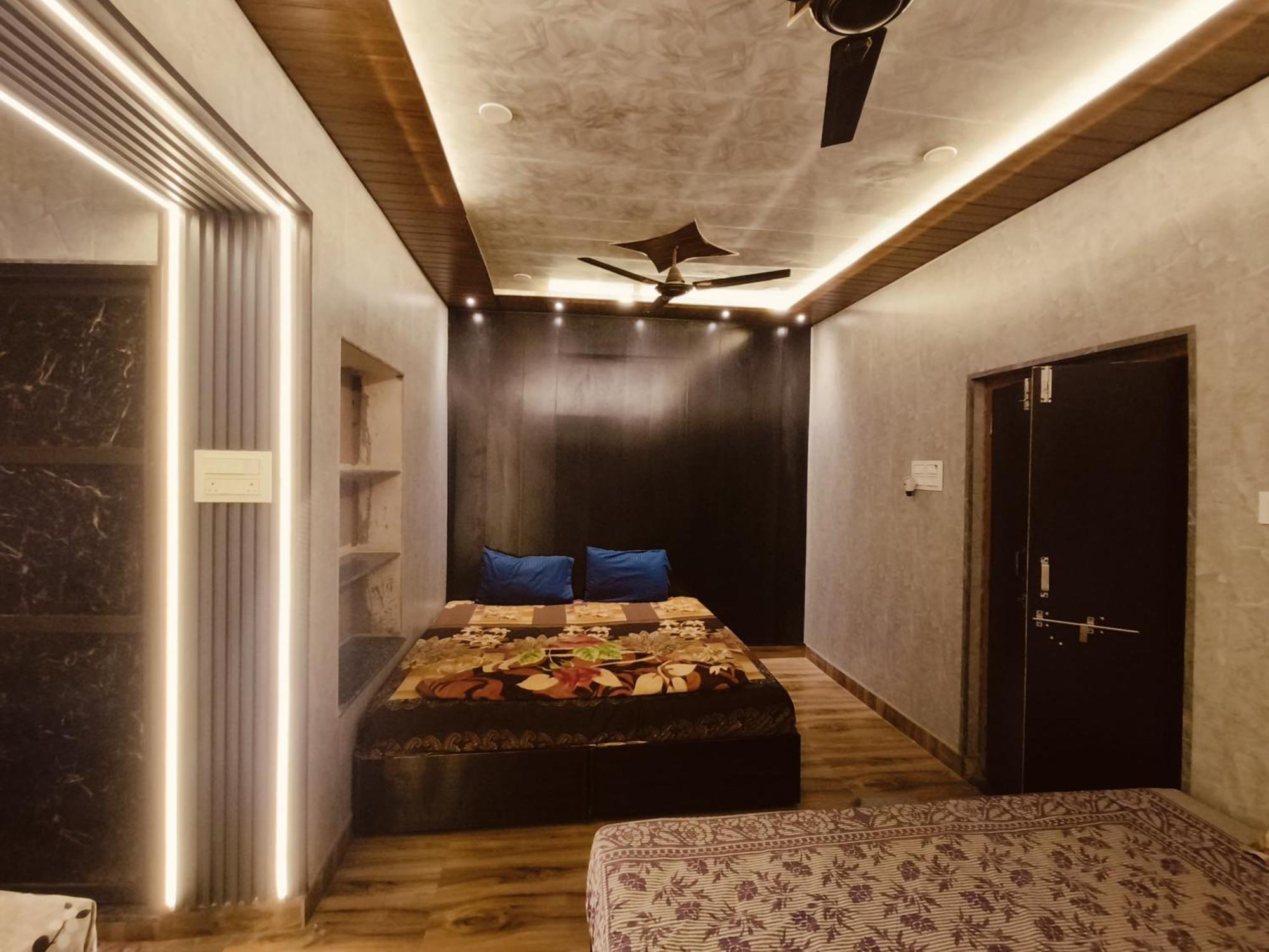 Namo Guest House Only For Indians Waranasi Zewnętrze zdjęcie