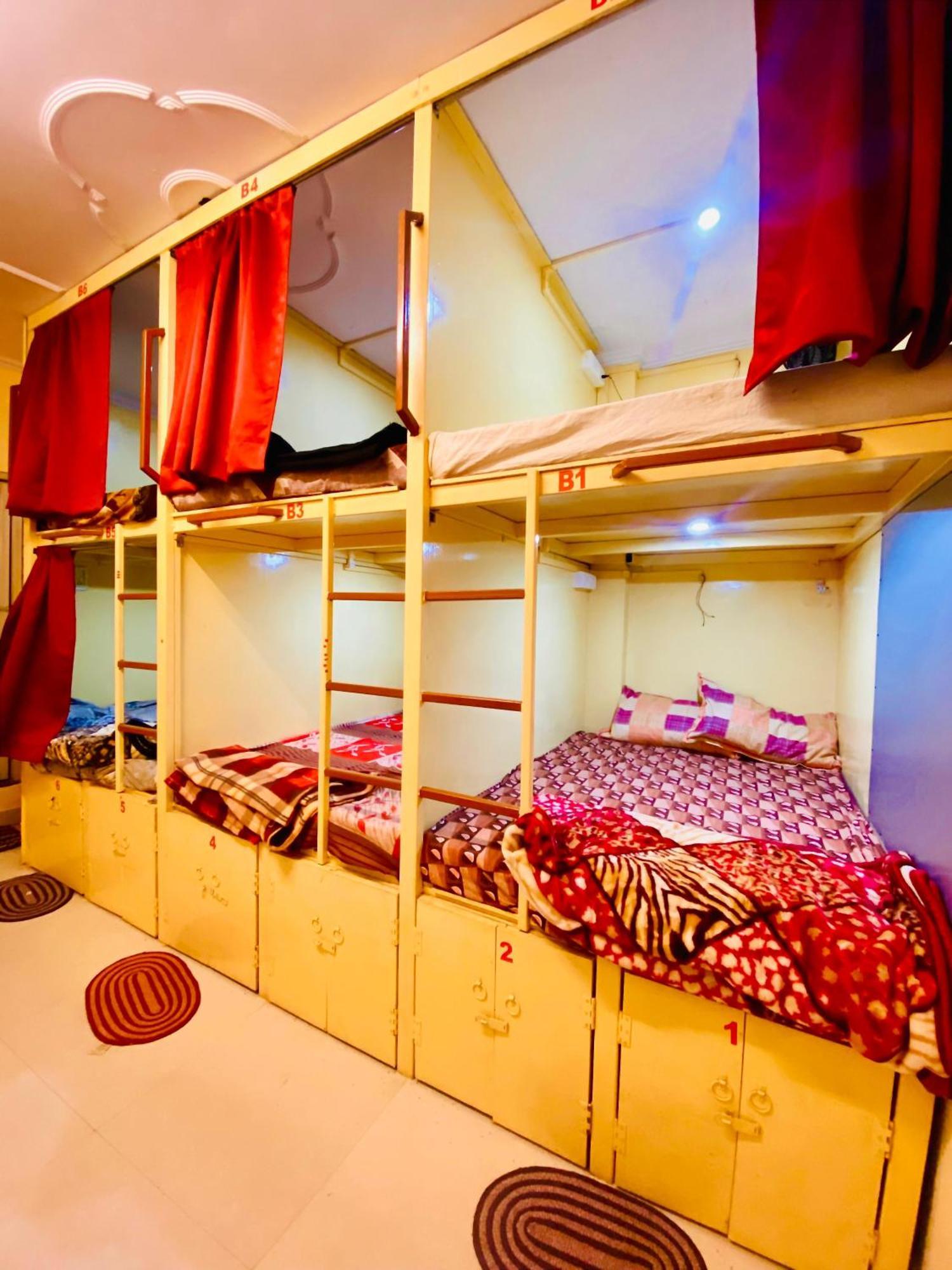 Namo Guest House Only For Indians Waranasi Zewnętrze zdjęcie